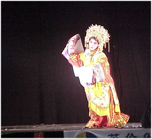 Chinese opera played during the whole day - wonderful
